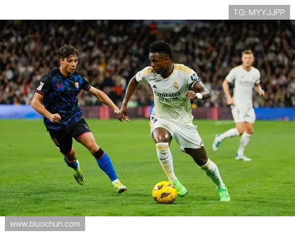 皇马vs阿拉维斯半场数据:皇马控球率72%,射门6-3,射正2-1 皇马vs阿拉维斯半场数据:皇马控球率72%,射门6-3,射正2-1